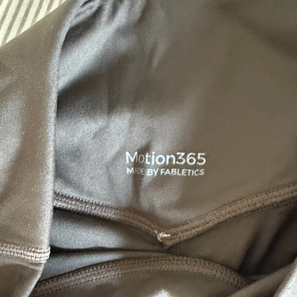 Fabletics Motion365 green Performance Leggings - Picture 2 of 3